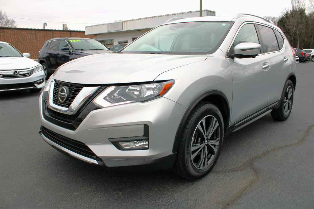 Used 2018 Nissan Rogue SL image 1