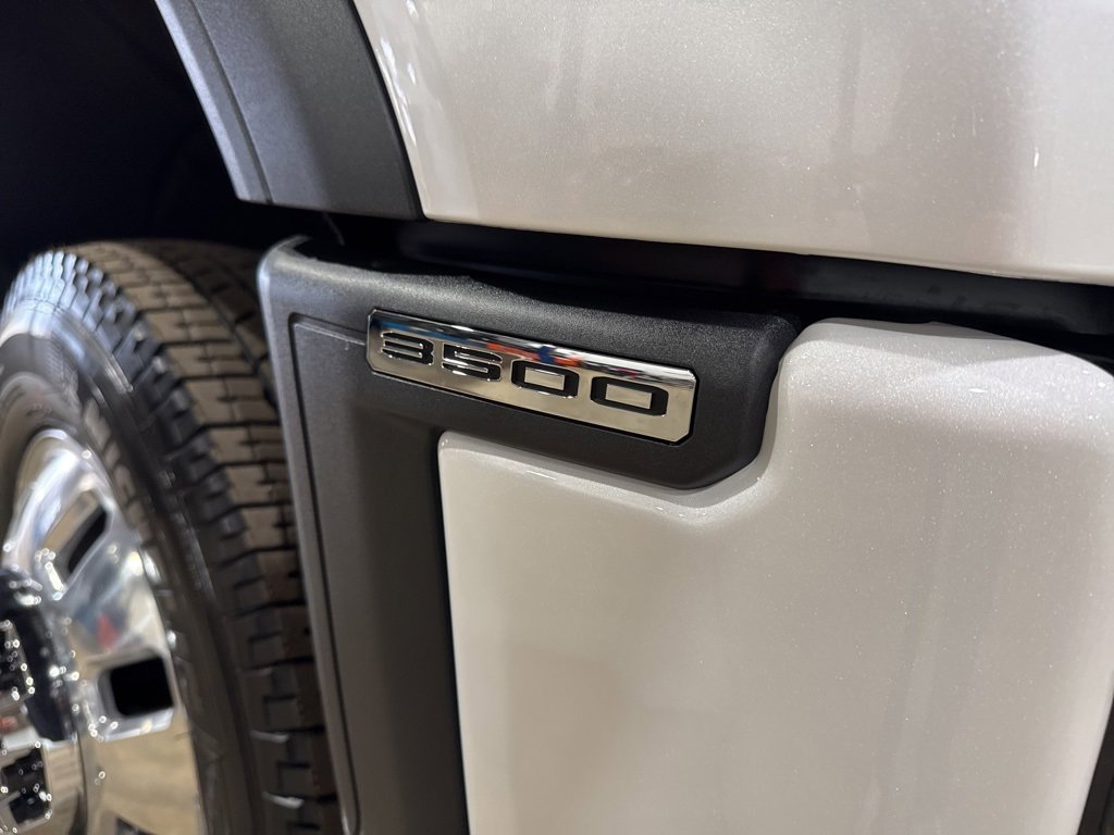 New 2025 GMC Sierra 3500 Denali w/ Denali Reserve Package image 9