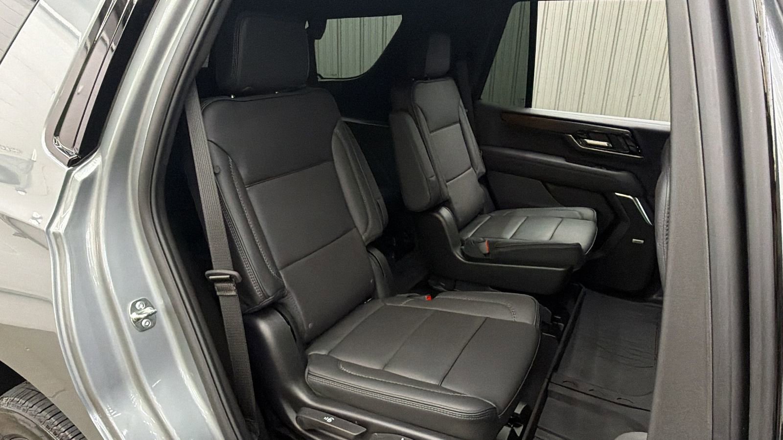 Used 2026 GMC Yukon Denali w/ Sun & Power Step Package AWD/4WD image 41