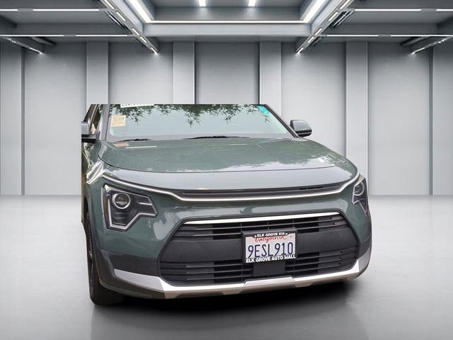 Used 2023 Kia Niro EX image 2
