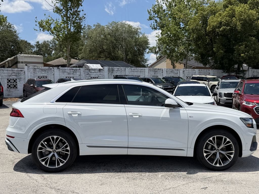 Used 2023 Audi Q8 Premium Plus w/ Premium Plus Package AWD/4WD image 4