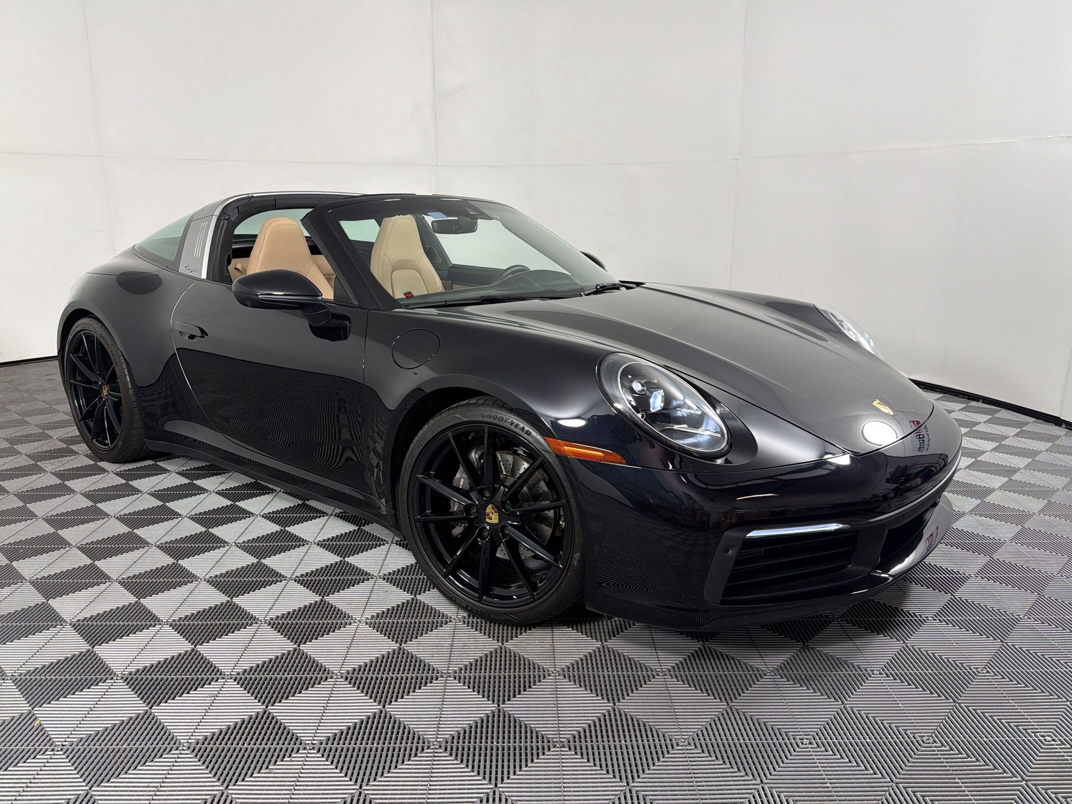 Certified 2024 Porsche 911 Targa 4 w/ Sport Package AWD/4WD image 7