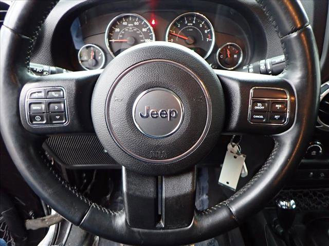 Used 2016 Jeep Wrangler Unlimited Rubicon w/ Connectivity Group image 12