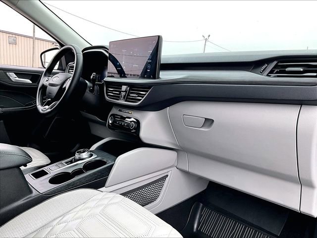 Used 2023 Ford Escape SE w/ PHEV Premium Package image 14