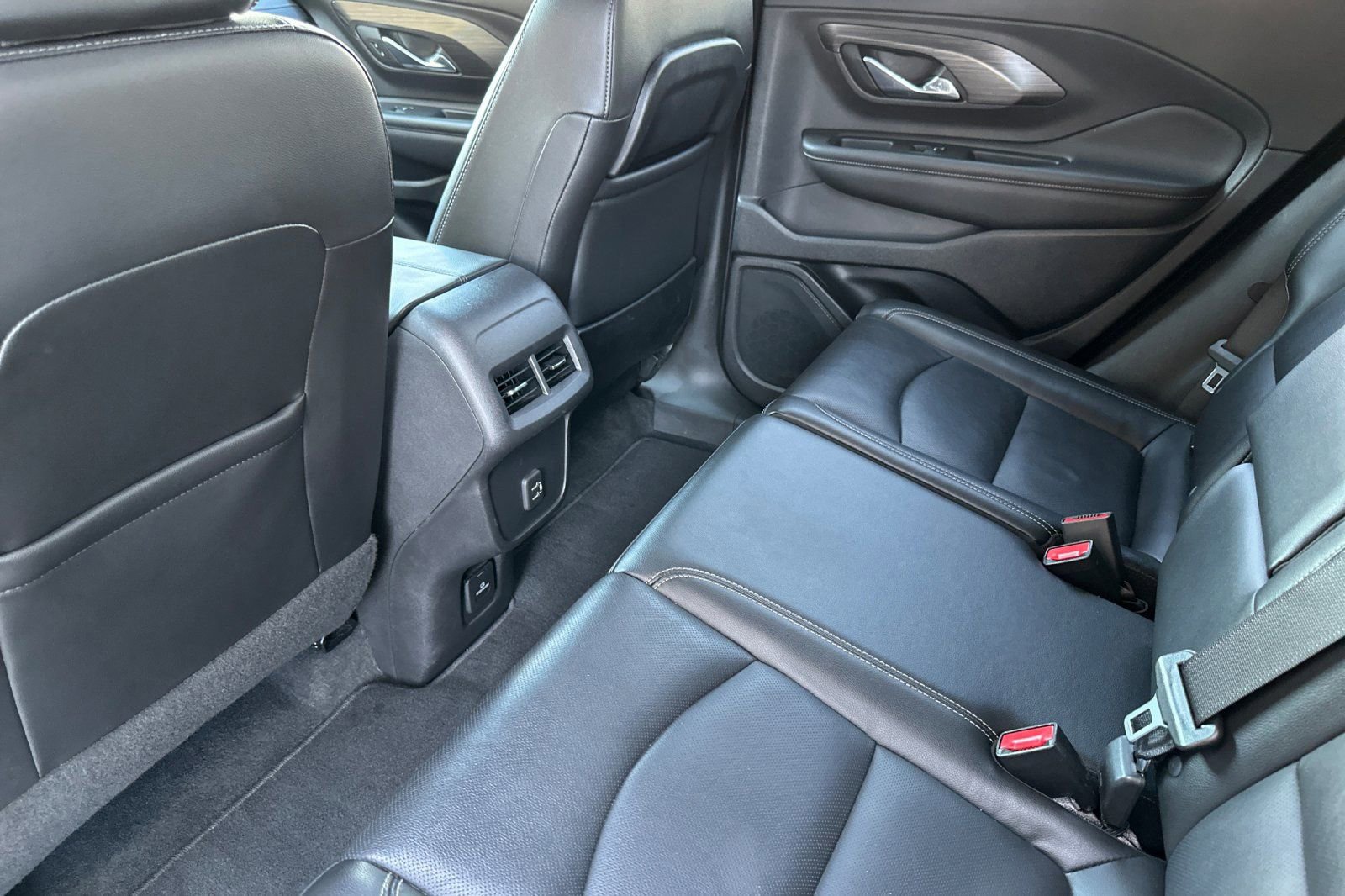 Certified 2022 GMC Terrain SLT w/ Infotainment Package II image 13