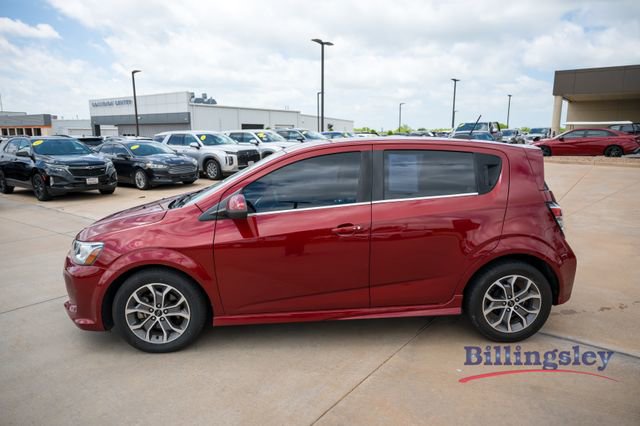 Used 2018 Chevrolet Sonic LT w/ Convenience Package FWD image 2