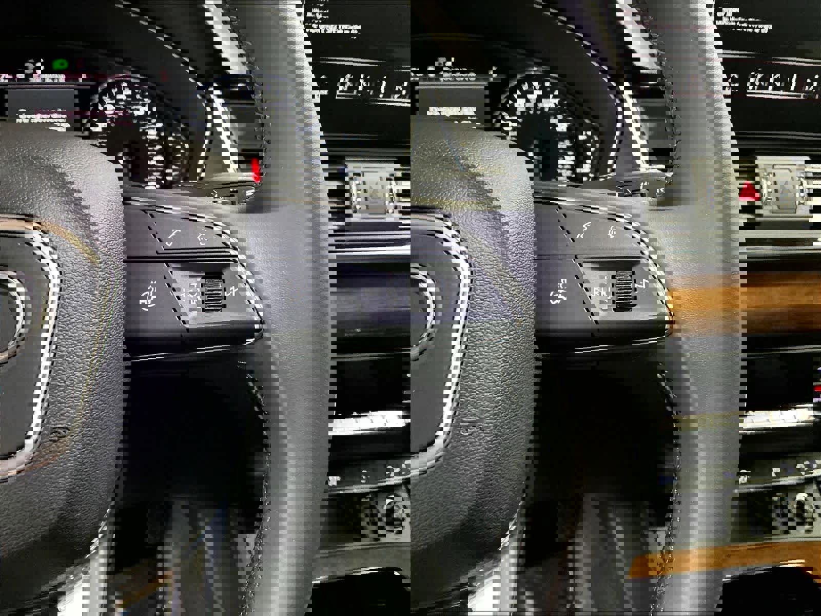 Used 2023 Audi Q5 2.0T Premium w/ Convenience Package image 21