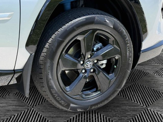 Used 2021 Toyota RAV4 XSE AWD/4WD image 9