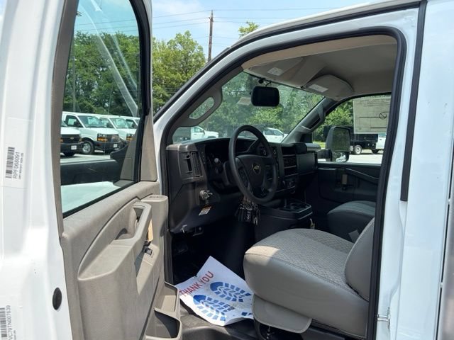 New 2026 Chevrolet Express 4500 w/ Power Convenience Package RWD image 12