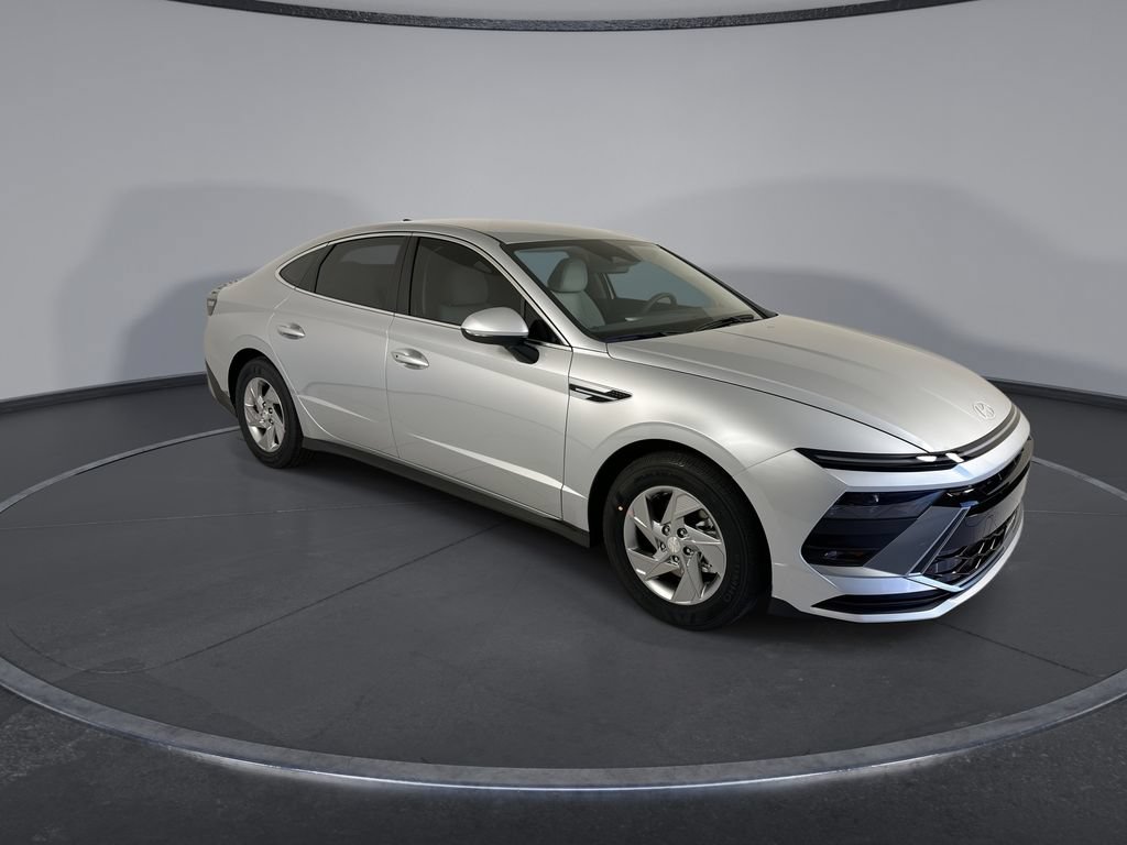 New 2026 Hyundai Sonata SE FWD image 2