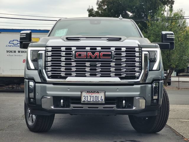 Used 2025 GMC Sierra 2500 Denali w/ Denali Reserve Package AWD/4WD image 3