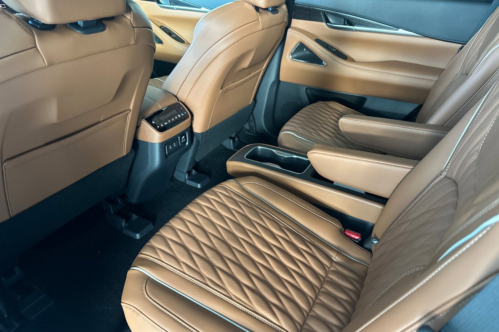 New 2026 INFINITI QX60 Autograph w/ Dark Cargo Package image 12