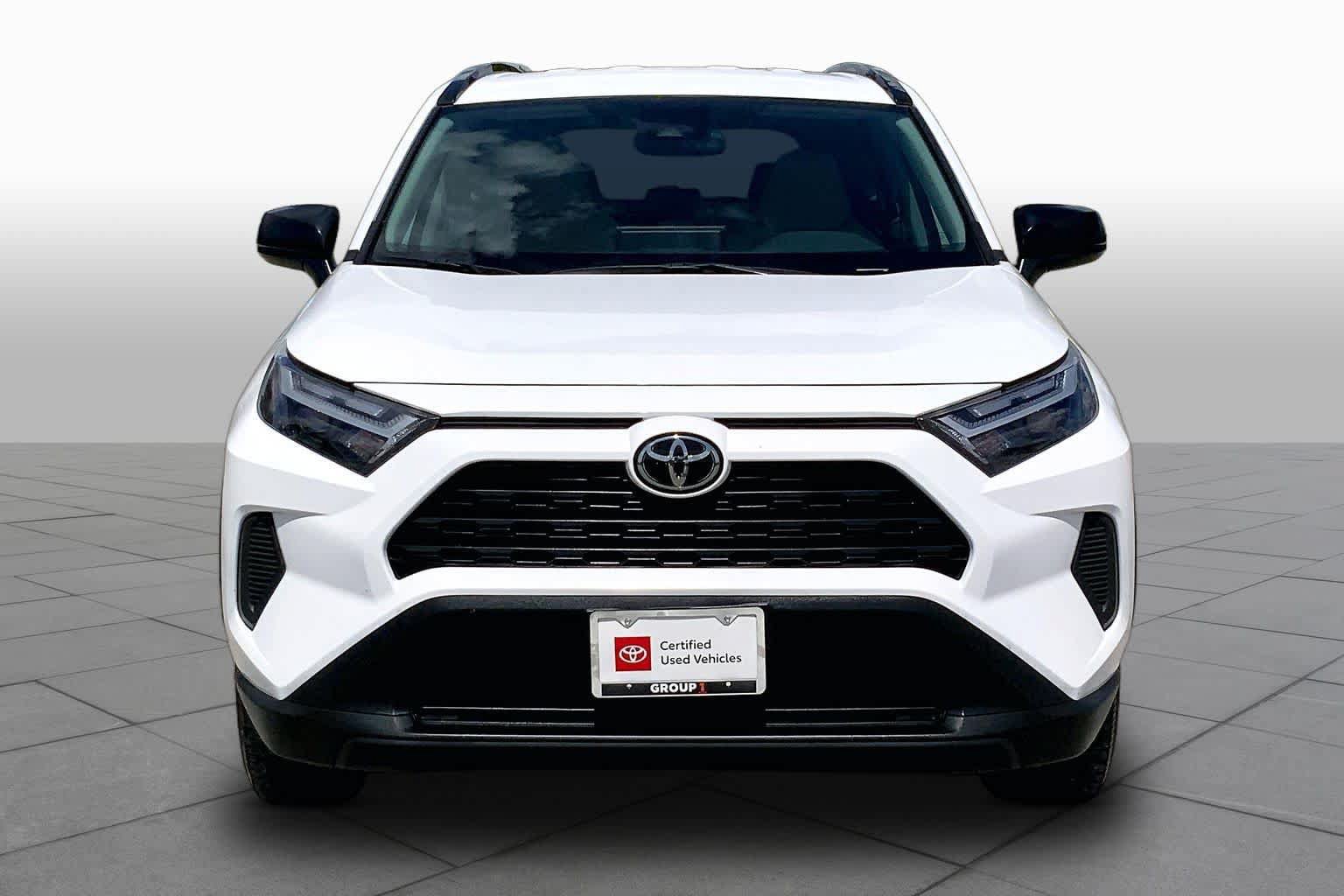 Certified 2025 Toyota RAV4 LE AWD/4WD image 4