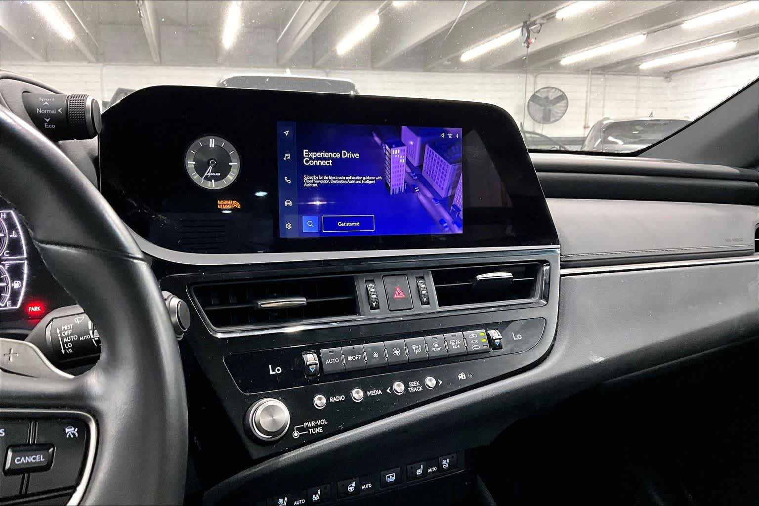 Used 2025 Lexus ES 300h w/ Premium Package FWD image 35