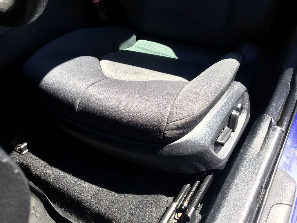Used 2018 Toyota Camry LE FWD image 10