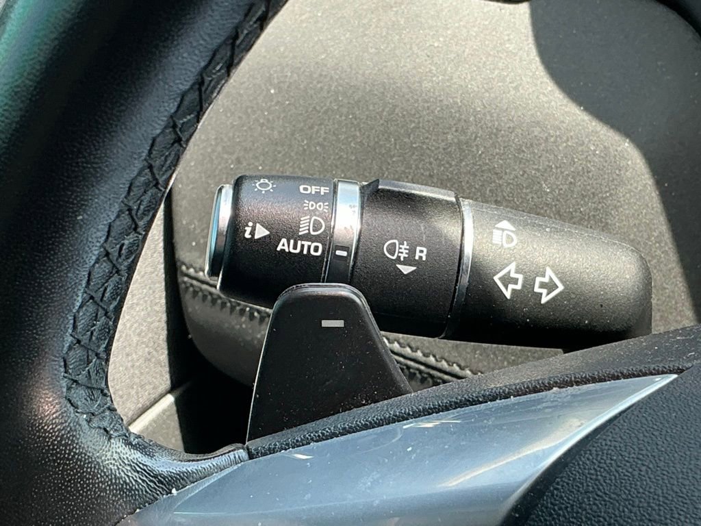 Used 2019 Land Rover Discovery Sport SE image 14