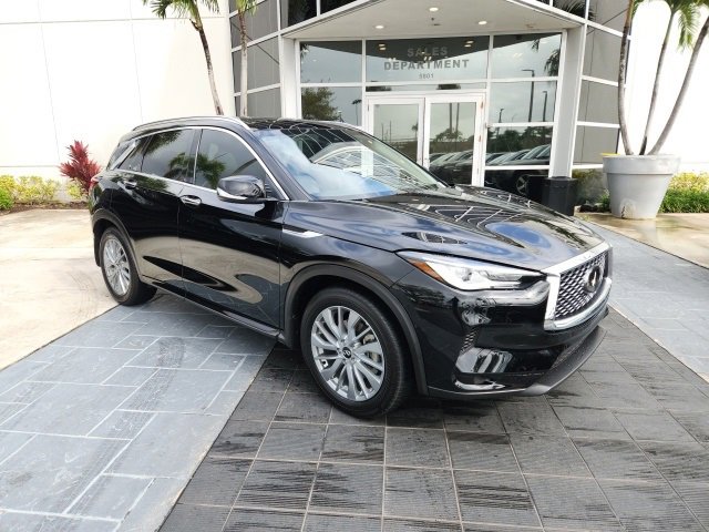 Used 2025 INFINITI QX50 Luxe image 2
