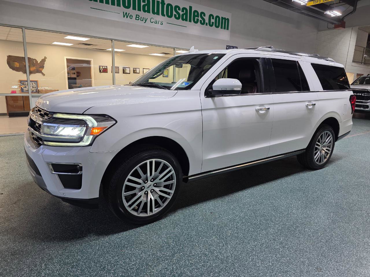 Used 2024 Ford Expedition Max Limited image 2