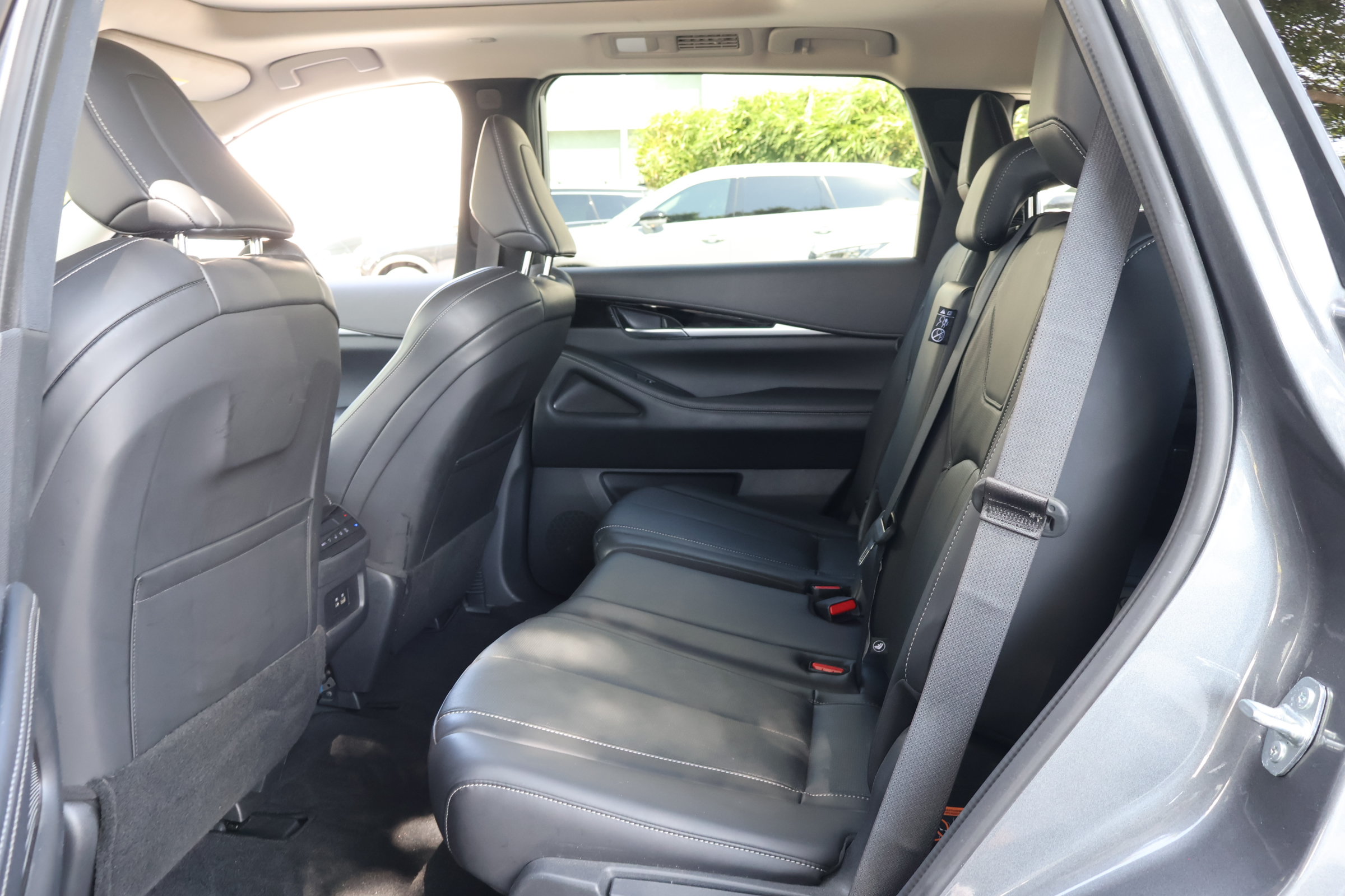 Certified 2025 INFINITI QX60 Pure FWD image 18