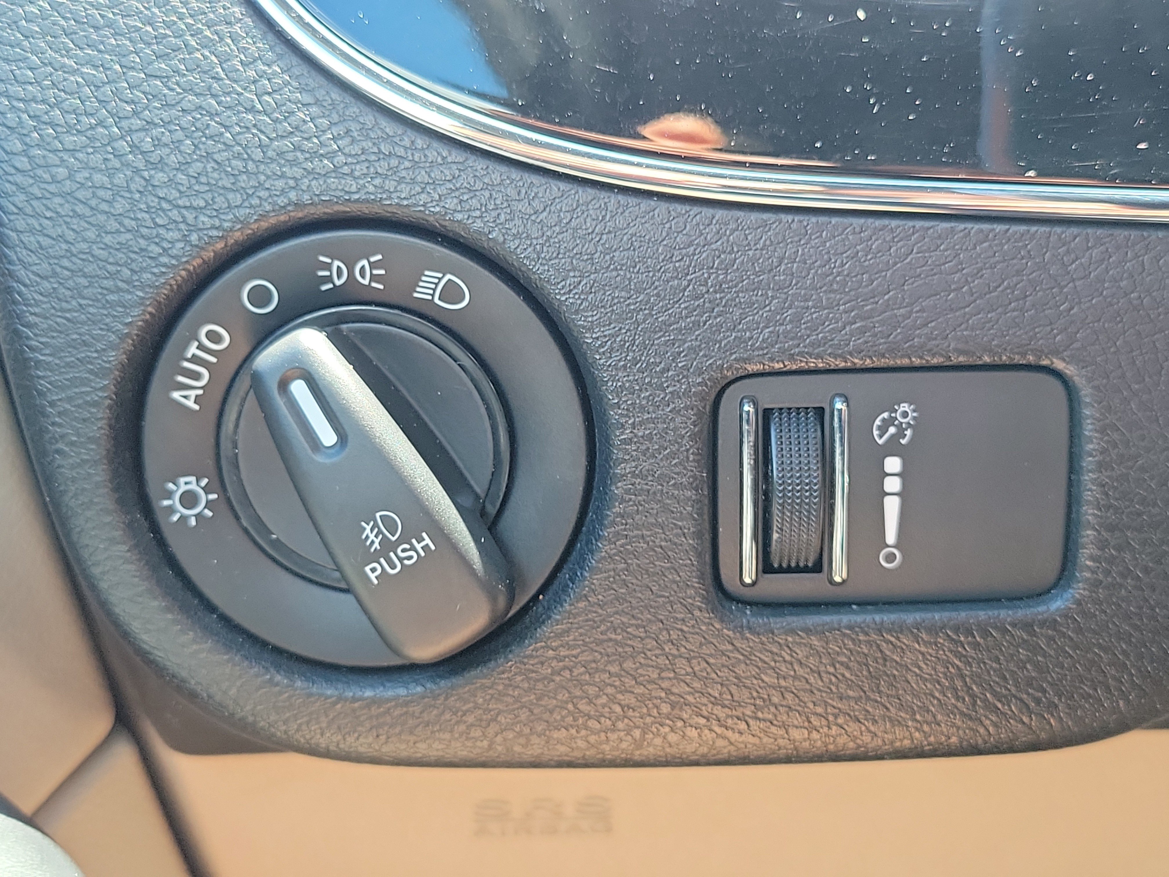 Used 2019 Dodge Grand Caravan SXT FWD image 25