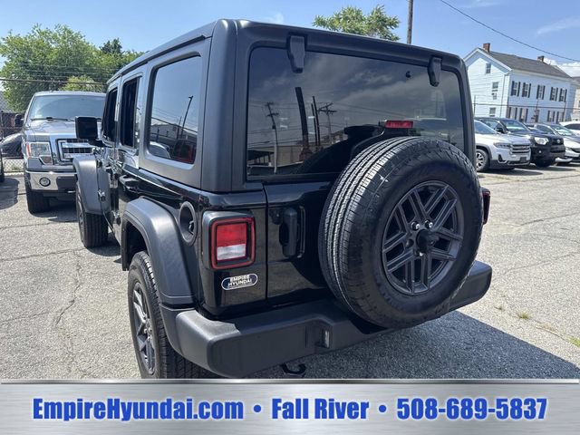 Used 2024 Jeep Wrangler Unlimited Sport AWD/4WD image 7