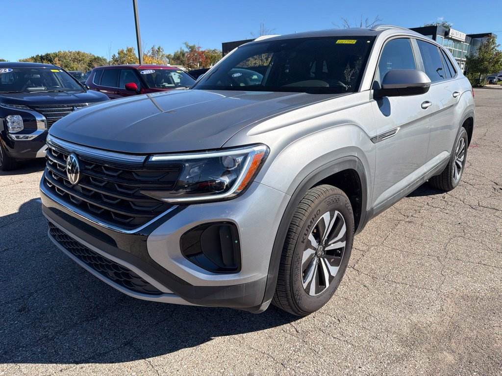 Used 2026 Volkswagen Atlas Cross Sport SE FWD image 1