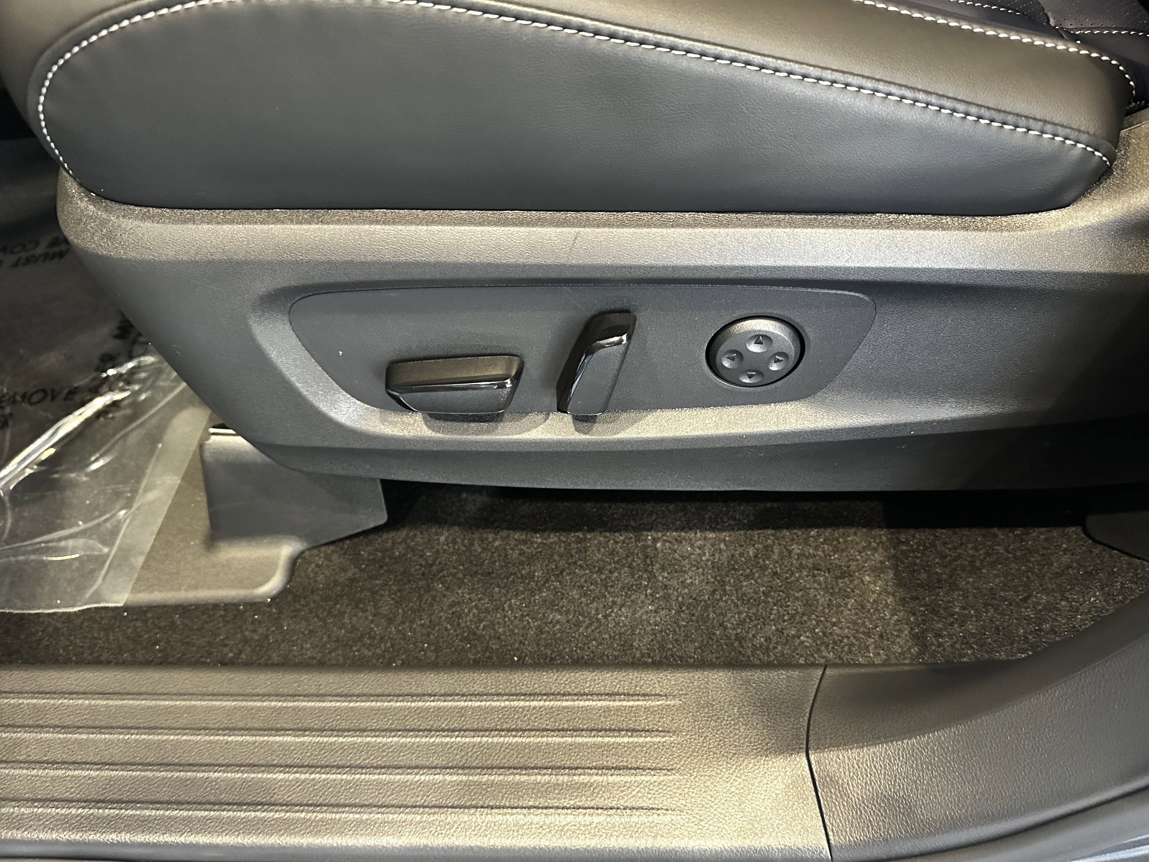 New 2026 INFINITI QX60 Sport w/ Dark Cargo Package image 13