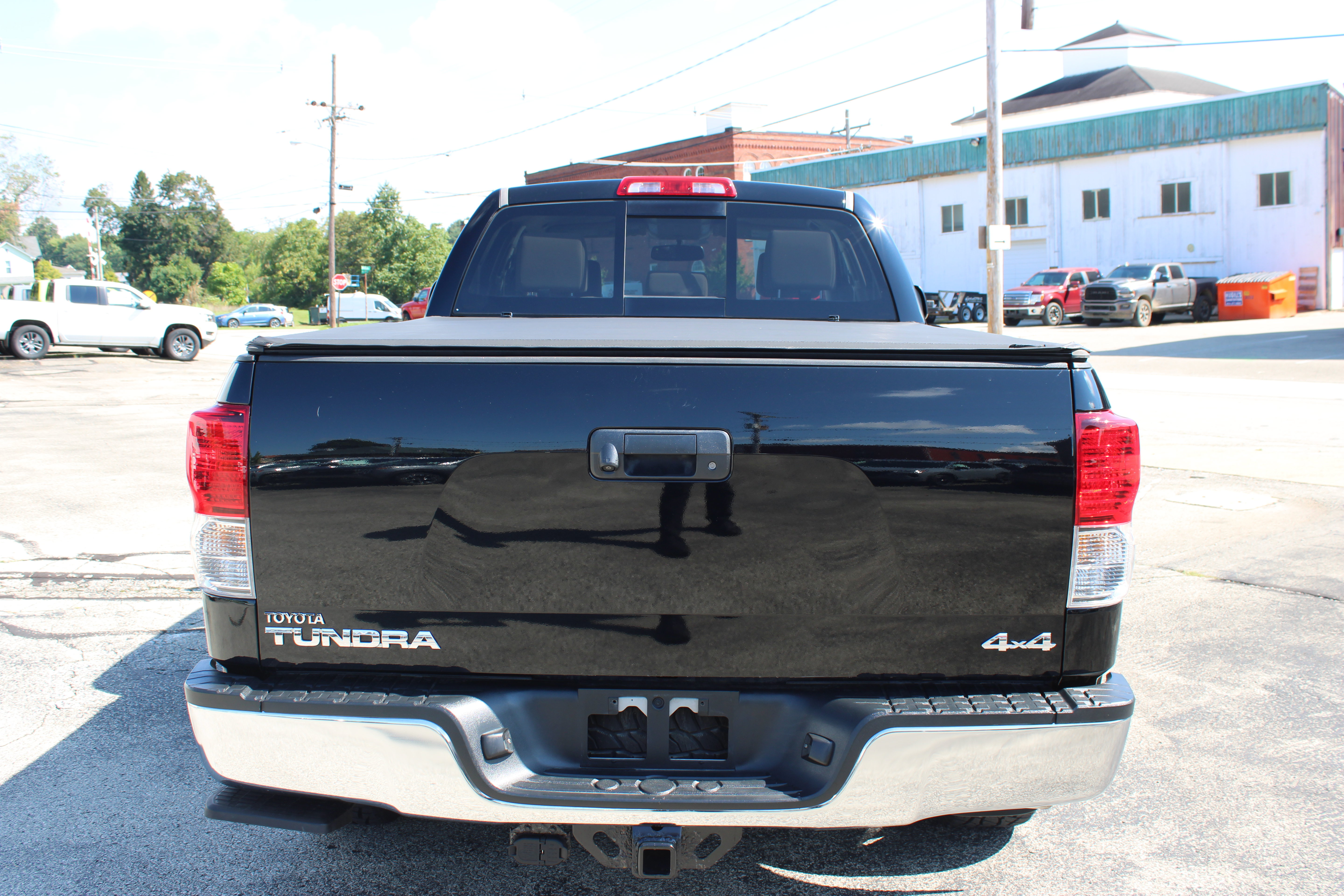 Used 2013 Toyota Tundra 4x4 Double Cab w/ SR5 Pkg image 4