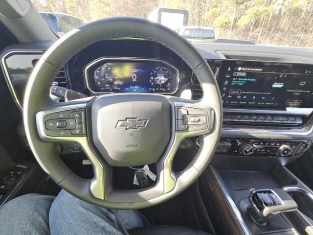 Used 2026 Chevrolet Silverado 1500 LT Trail Boss w/ Convenience Package II image 3