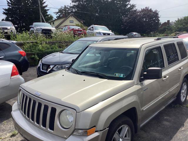 Used 2010 Jeep Patriot Latitude AWD/4WD image 8