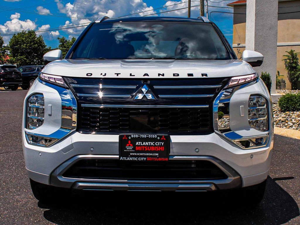 New 2025 Mitsubishi Outlander SEL image 2
