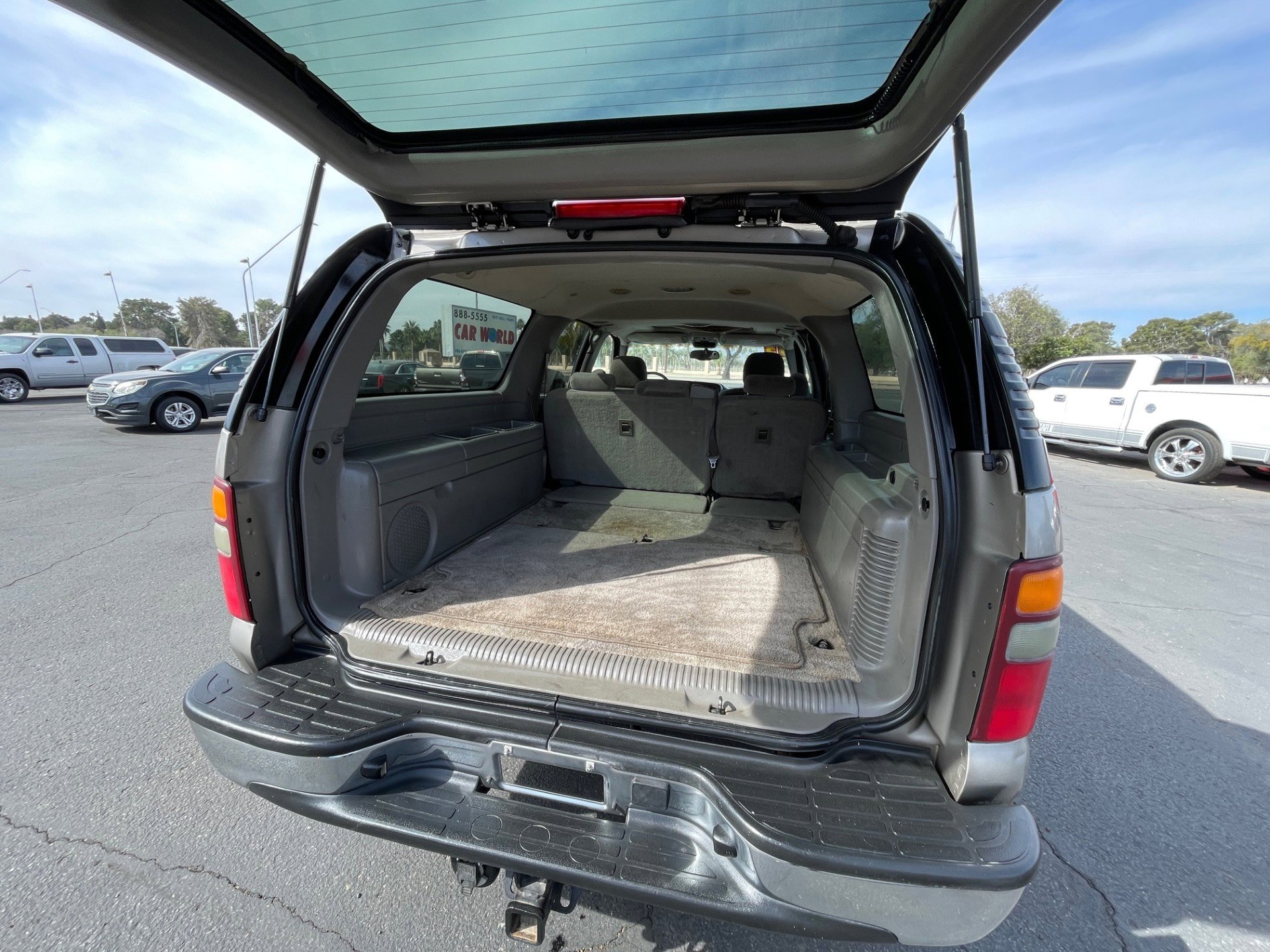 Used 2003 Chevrolet Suburban LS w/ LS Preferred Equipment Group image 21
