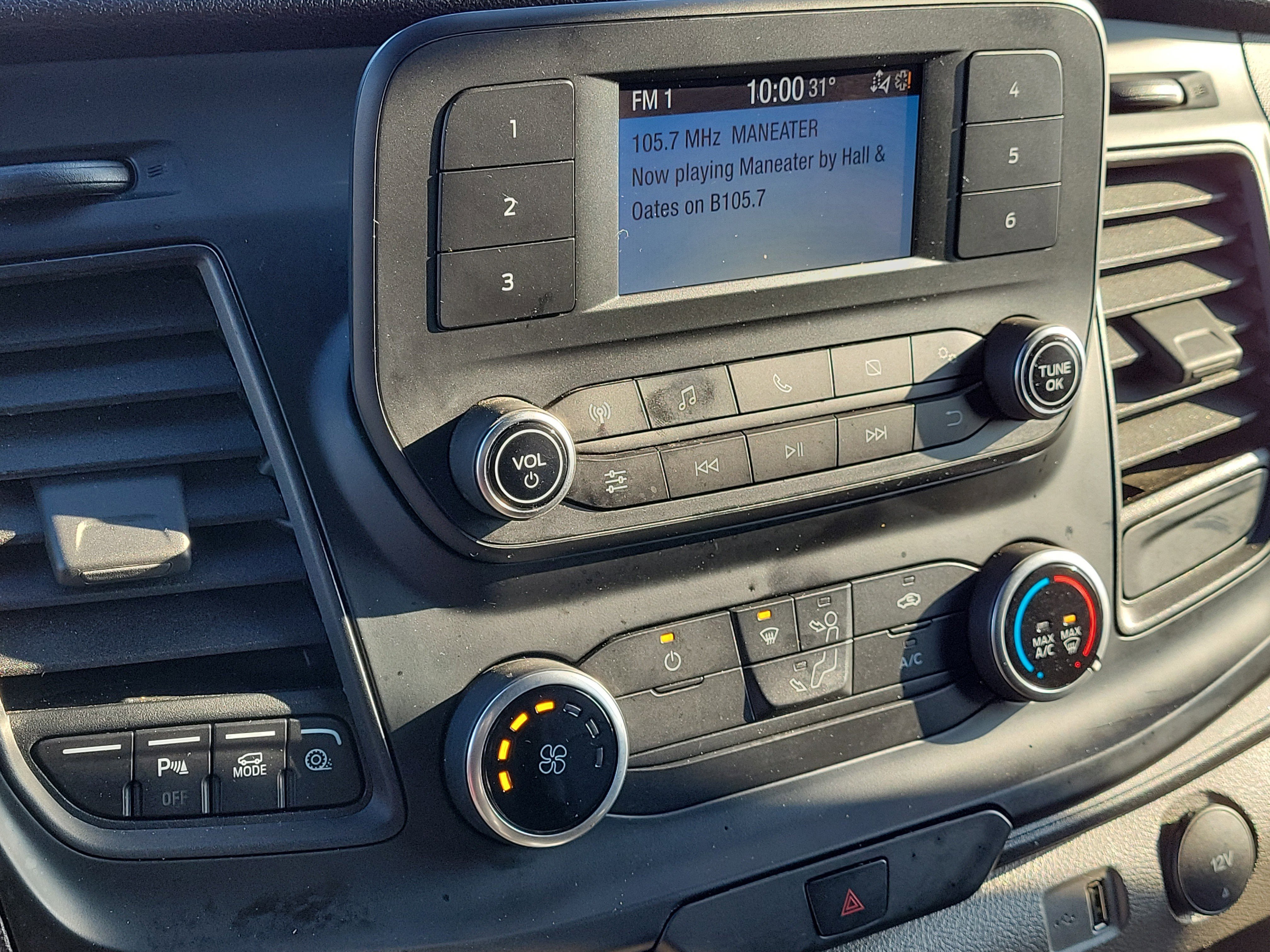 Used 2023 Ford Transit 250 Medium Roof w/ Load Area Protection Package image 27