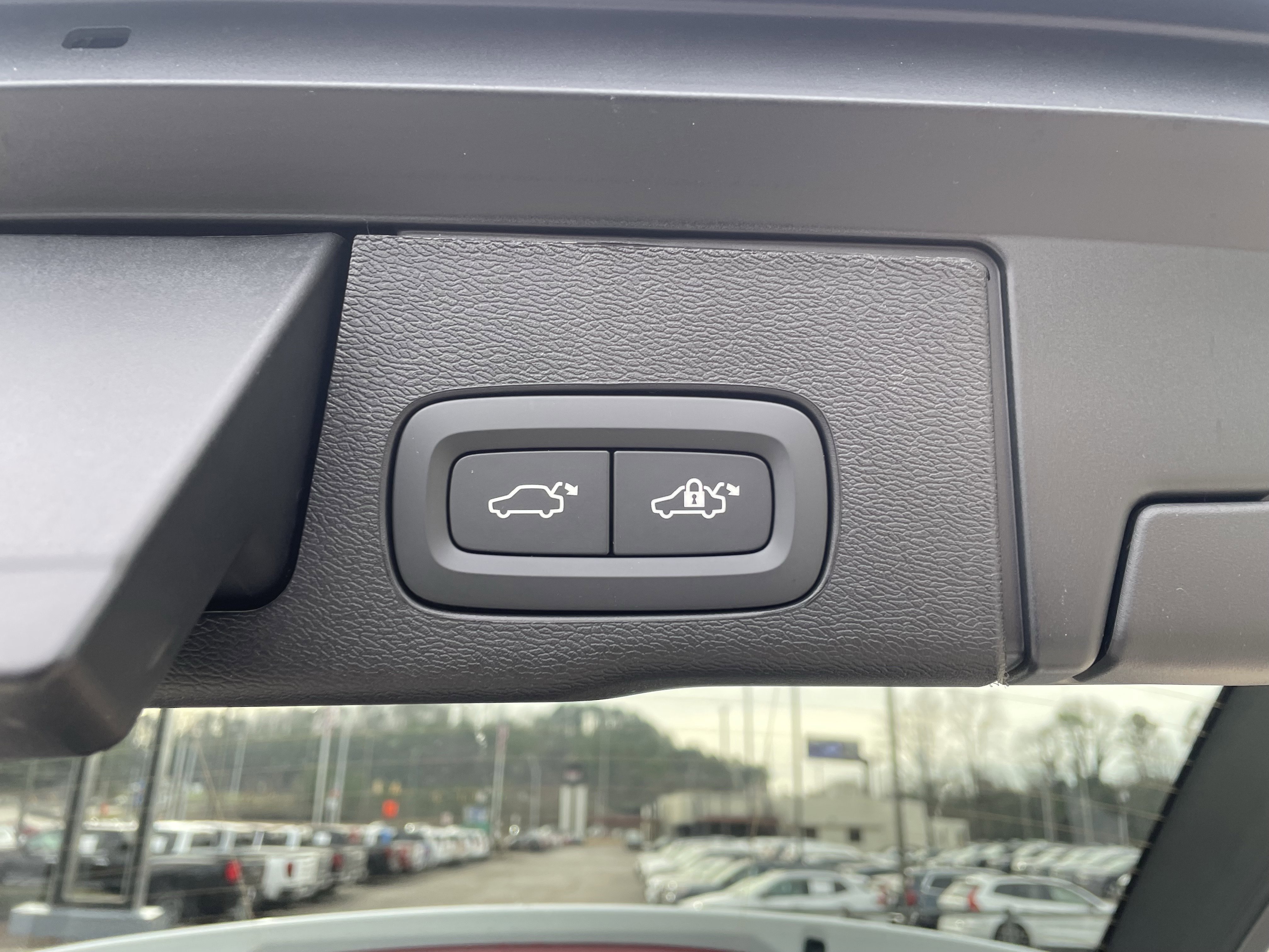 New 2026 Volvo XC60 T8 Ultra w/ Protection Package Premier image 10