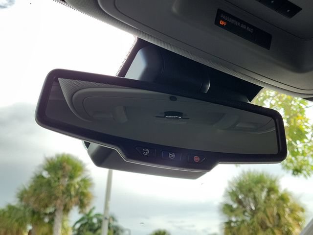 Used 2020 GMC Yukon Denali RWD image 33