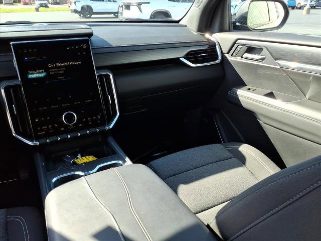 Used 2025 GMC Acadia Elevation image 33