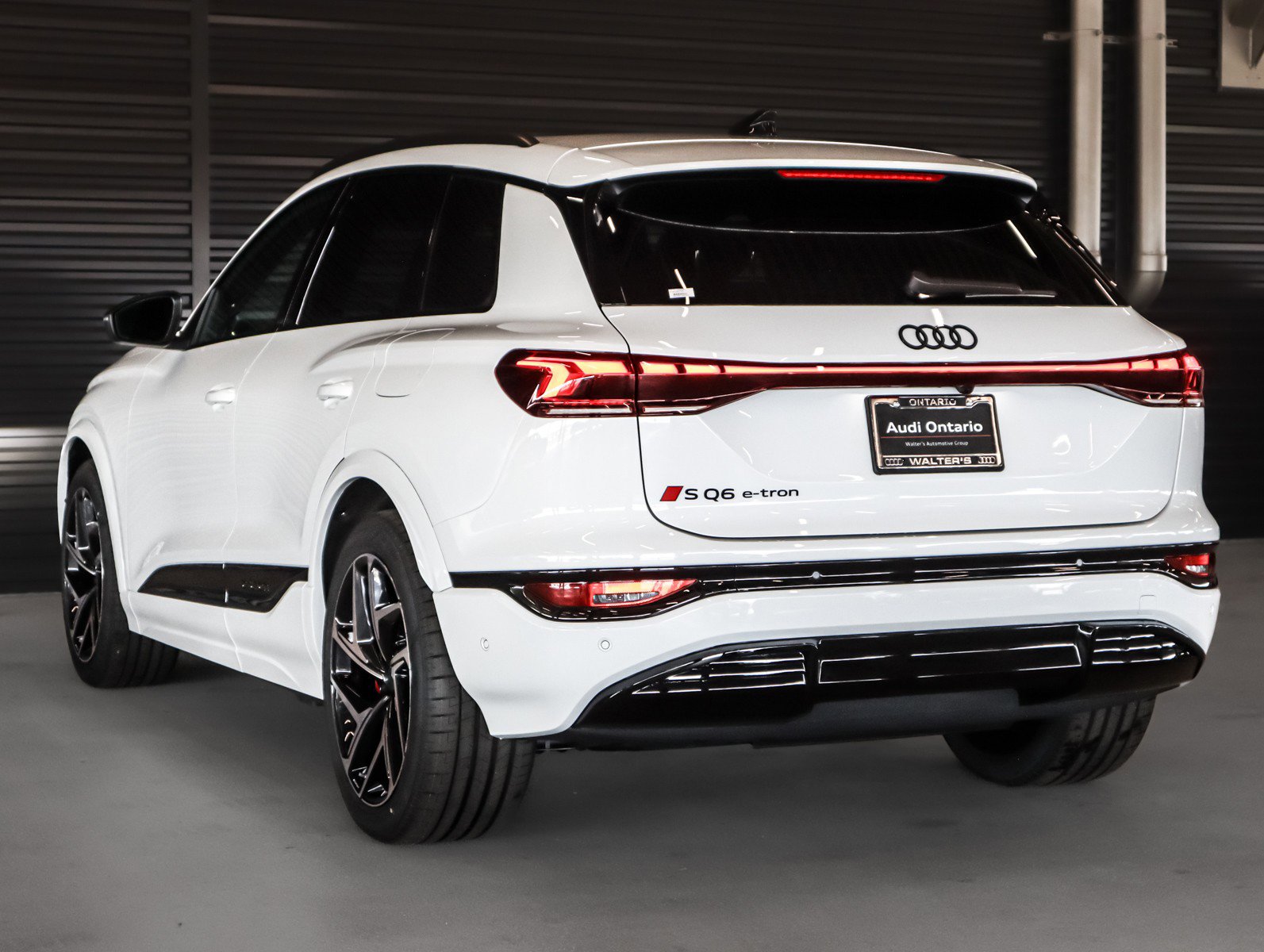 New 2027 Audi SQ6 e-tron Premium Plus AWD/4WD image 2
