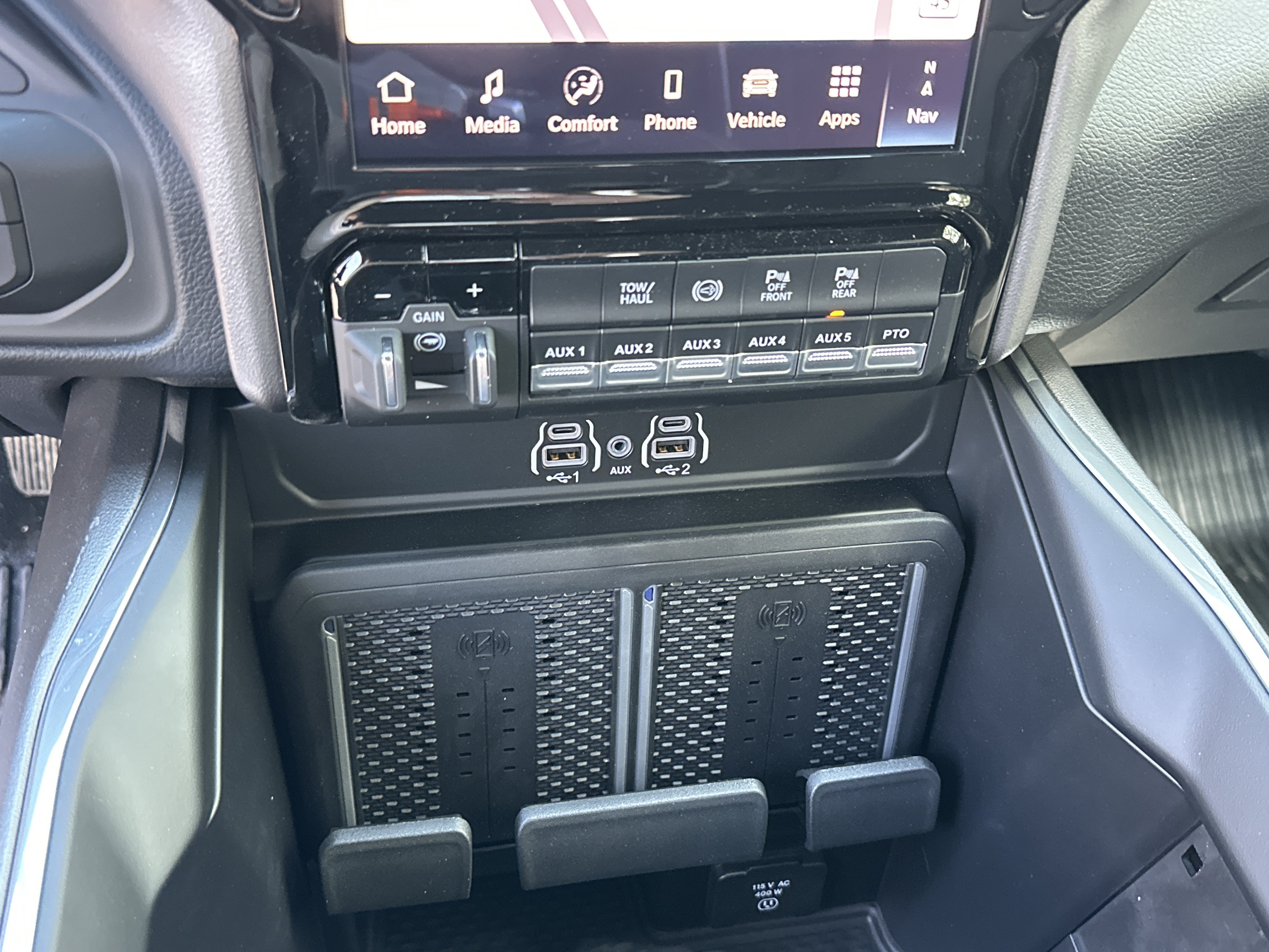 New 2026 RAM 3500 Big Horn w/ Laramie Trim Package AWD/4WD image 7