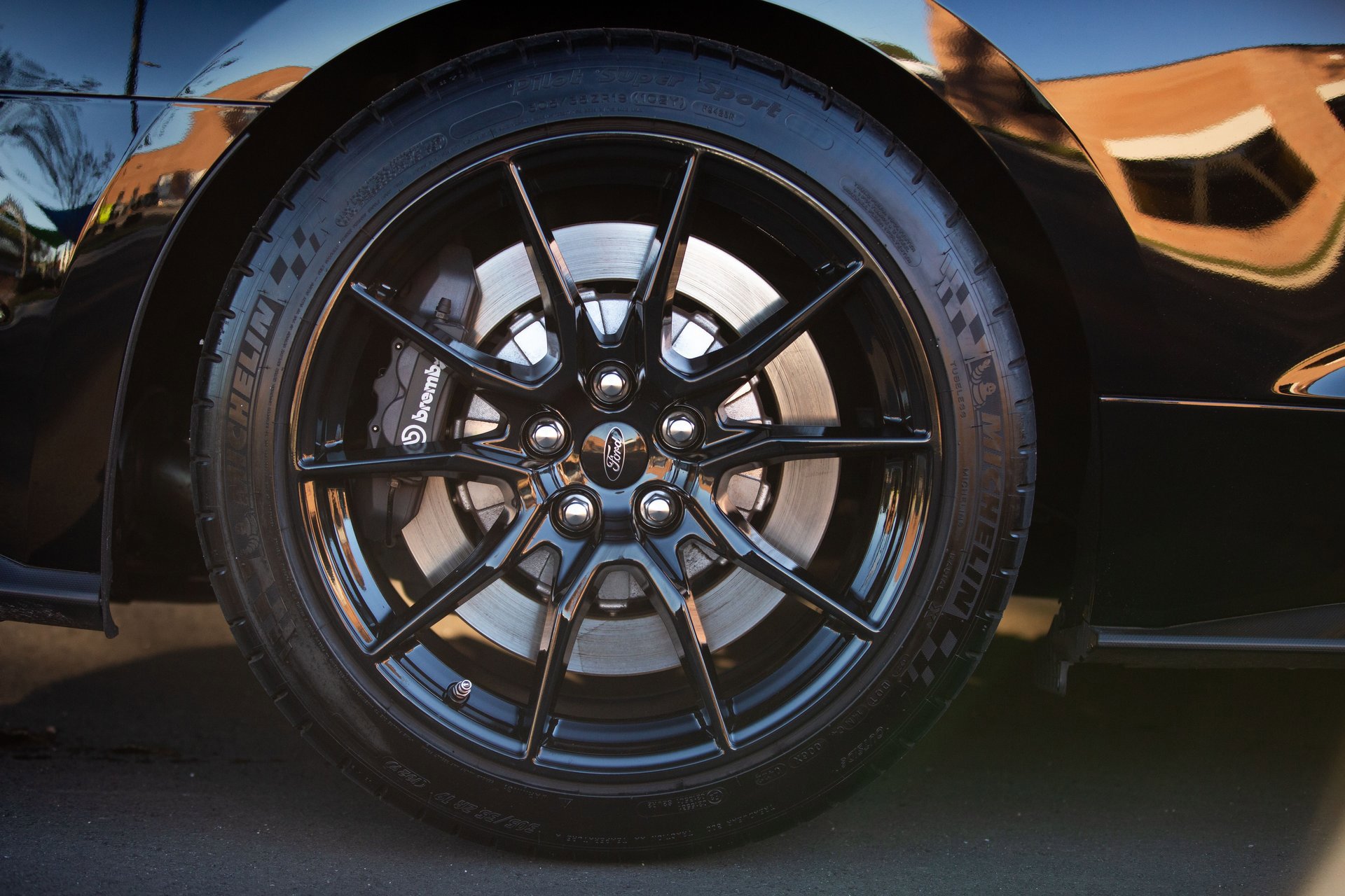 Used 2019 Ford Mustang Shelby GT350 w/ Technology Package image 26