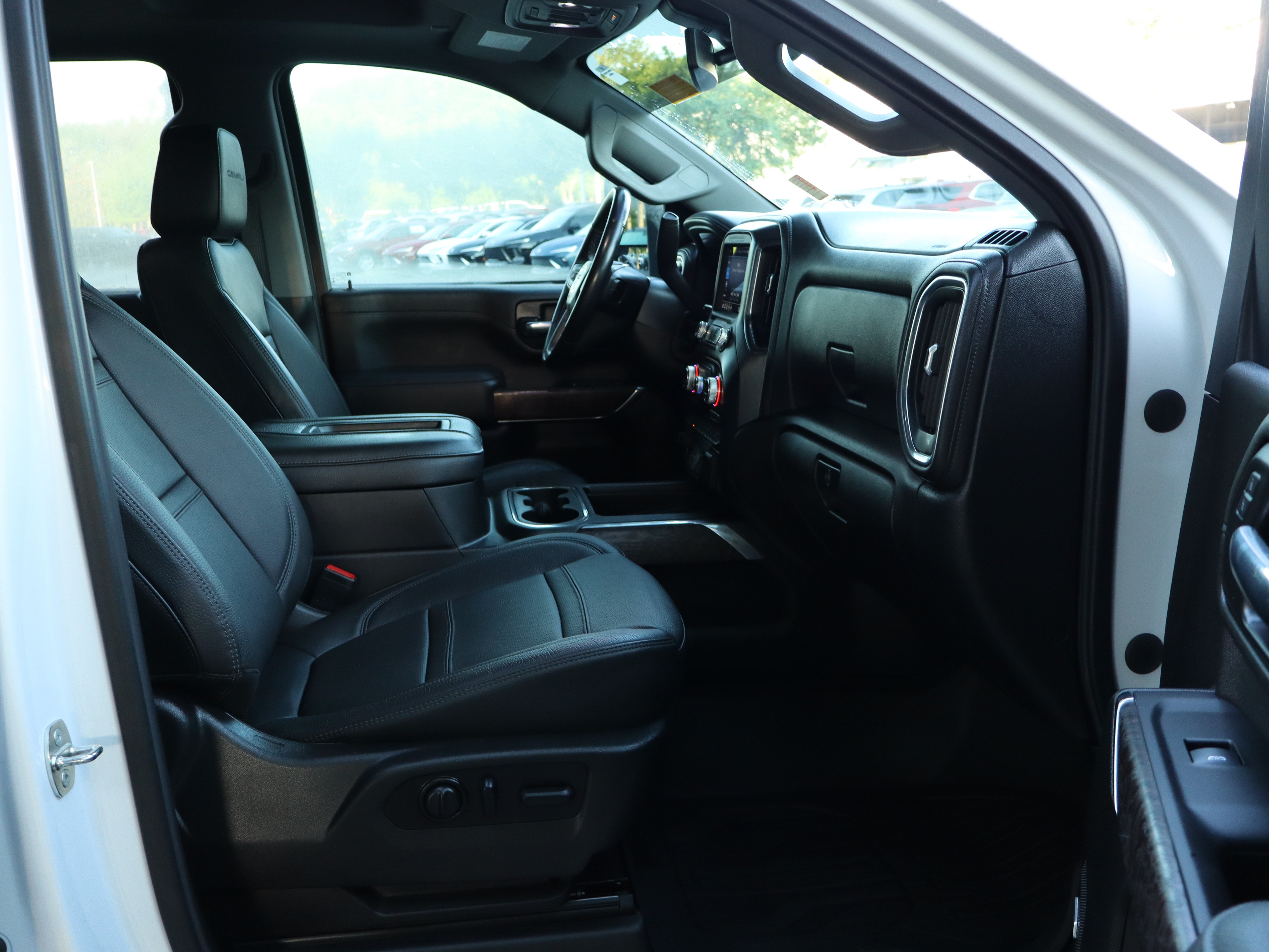 Used 2022 GMC Sierra 3500 Denali AWD/4WD image 27