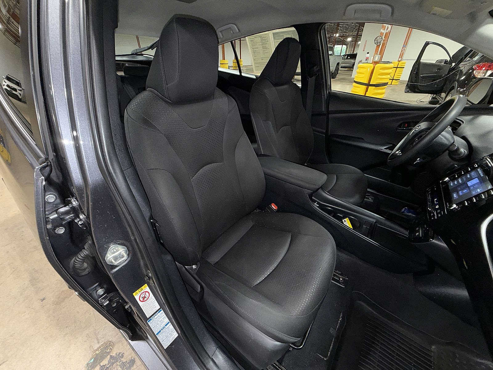 Used 2022 Toyota Prius LE AWD/4WD image 16