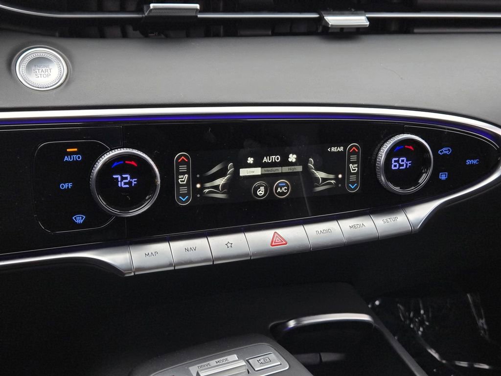 Used 2023 Genesis GV70 2.5T w/ Sport Prestige Package image 13