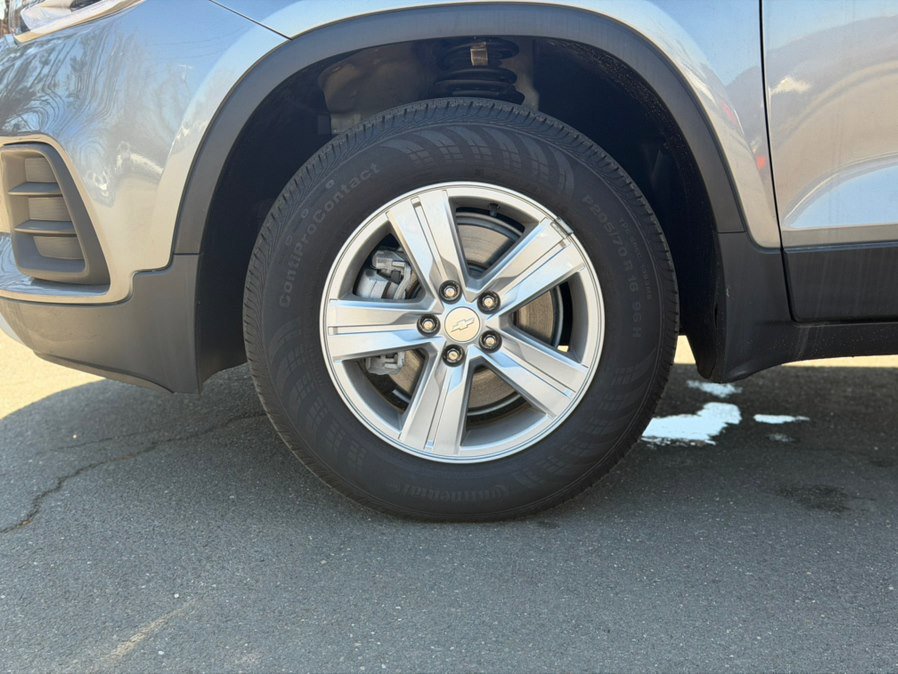 Used 2020 Chevrolet Trax LT w/ LT Convenience Package AWD/4WD image 8
