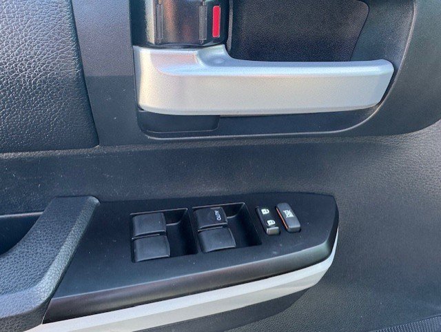 Used 2018 Toyota Tundra SR5 w/ SR5 Upgrade Package image 12