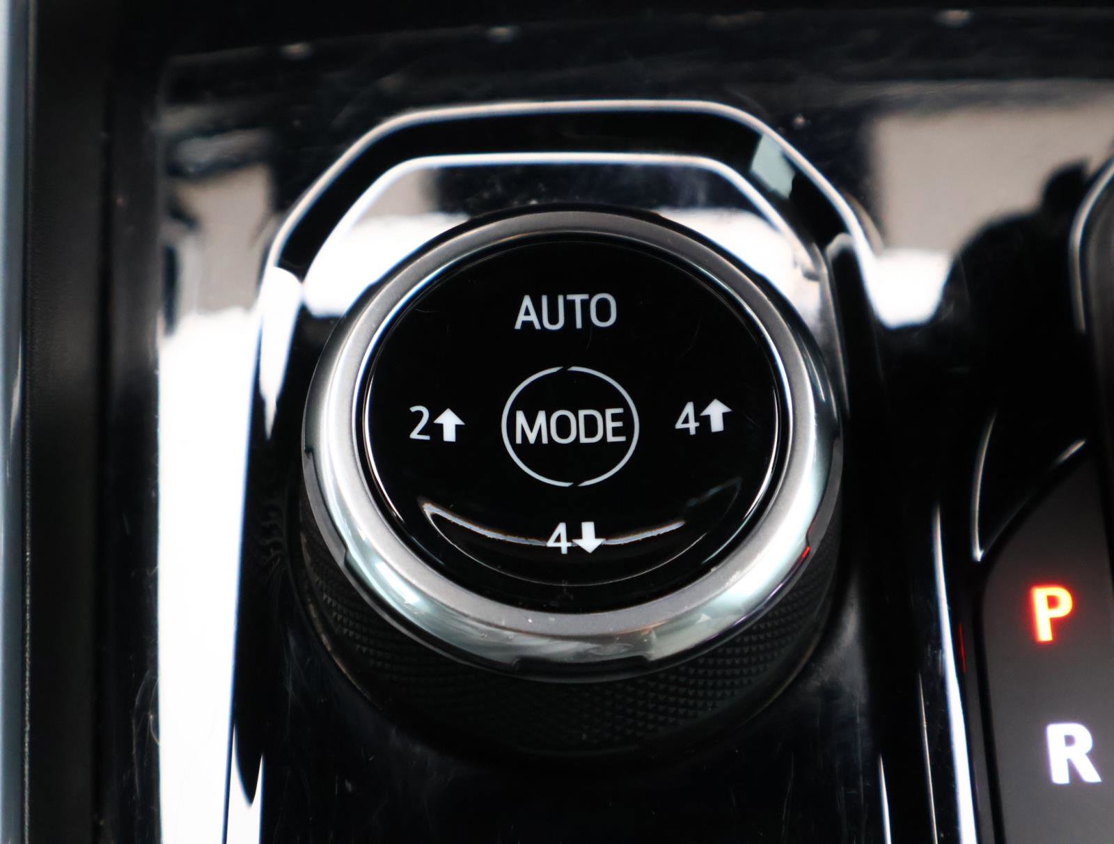 Used 2024 Chevrolet Colorado ZR2 w/ ZR2 Convenience Package III image 30