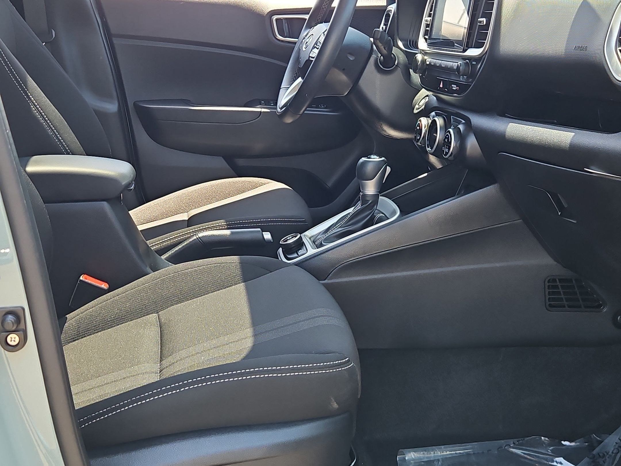 Certified 2026 Hyundai Venue SEL FWD image 25