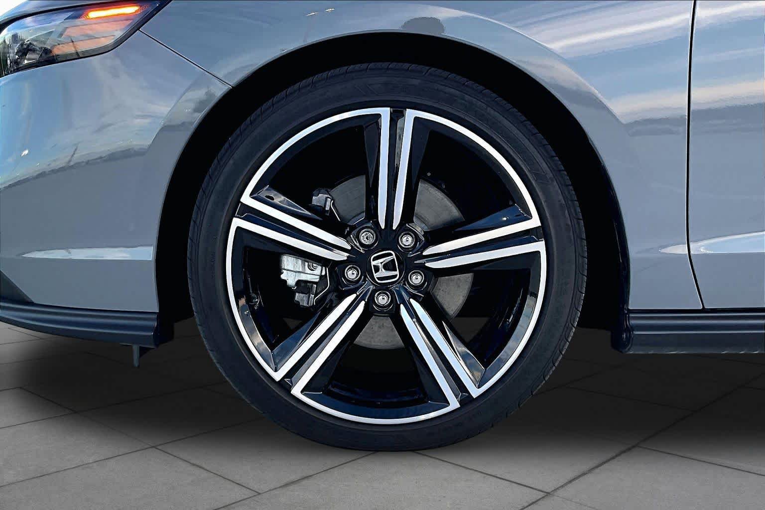 Used 2025 Honda Accord Sport image 11
