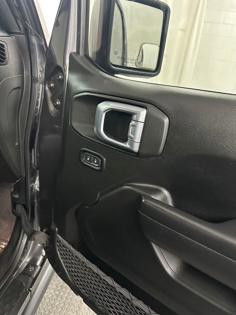 Used 2022 Jeep Gladiator Willys image 41