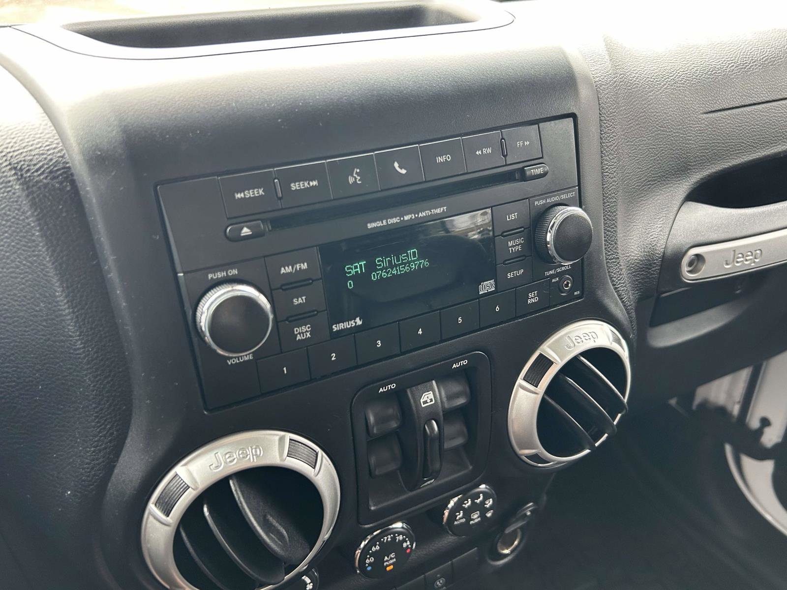 Used 2017 Jeep Wrangler Unlimited Sahara w/ Connectivity Group image 23