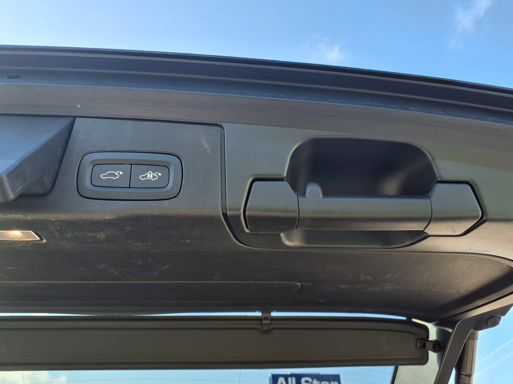 Certified 2024 Volvo XC60 B5 Plus w/ Protection Package Premier AWD/4WD image 12